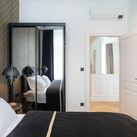 Pierrot & Pierrette Gajeva 6 Apartment